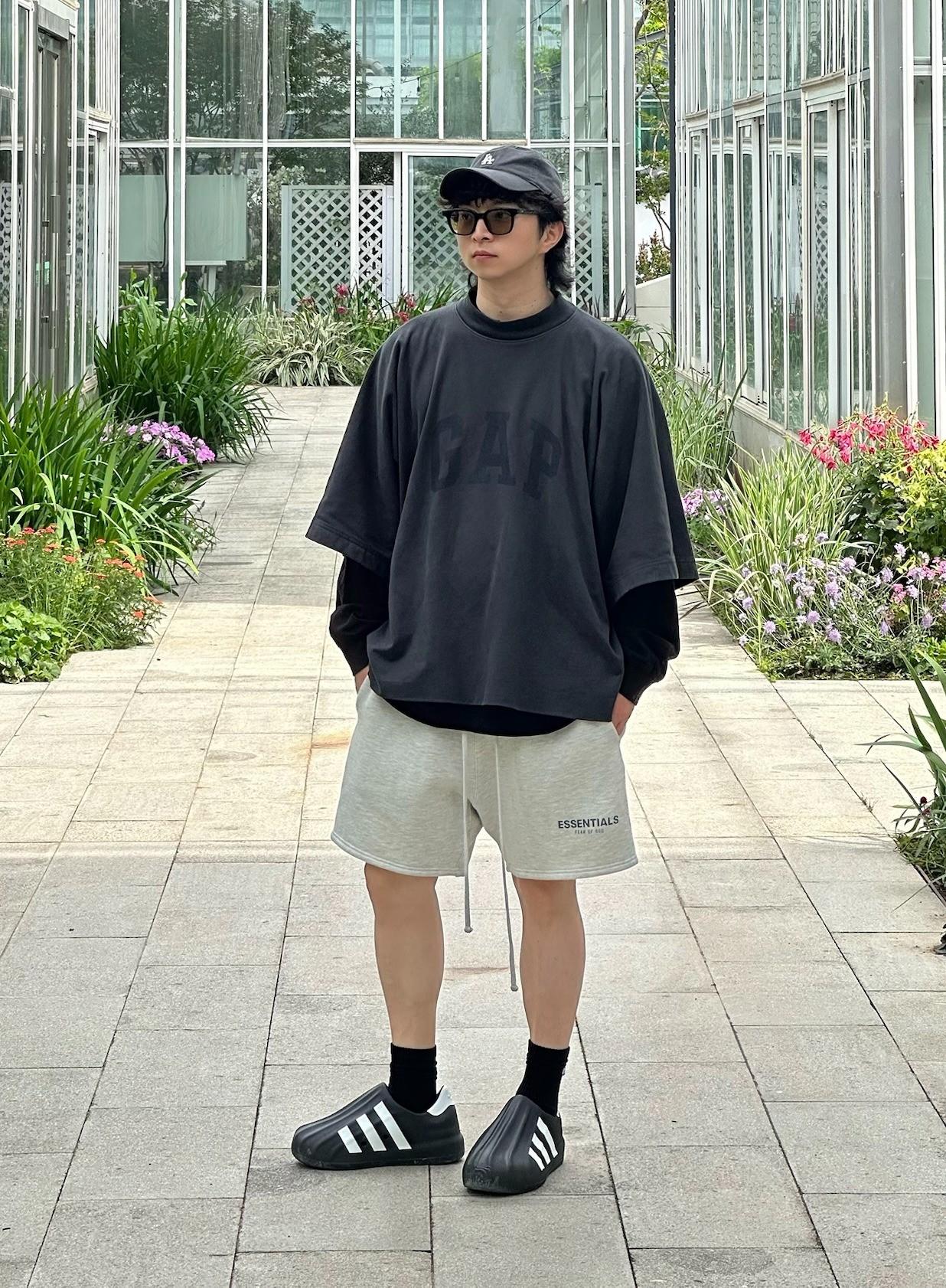 夏天的松弛感是YEEZY x GAP鸽子T给的🕊️